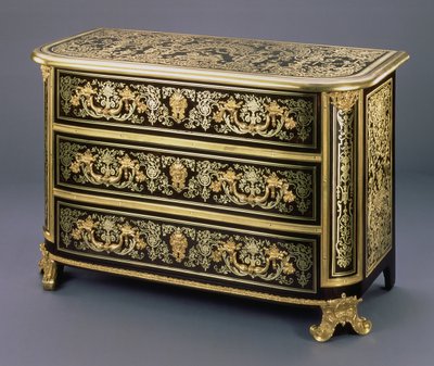 Louis XIV Boulle-Kommode mit vergoldeten Beschlägen und aufwendiger Einlage von Urnen und floralen Ranken im Stil von Jean Berain I von Unbekannt Unbekannt